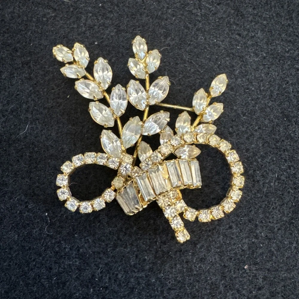 Marie Ferra Vintage Rare Large Flower Branch Brooch Gold Tone Rhinestones EUC